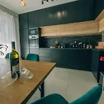 Designer Eden Apartment *