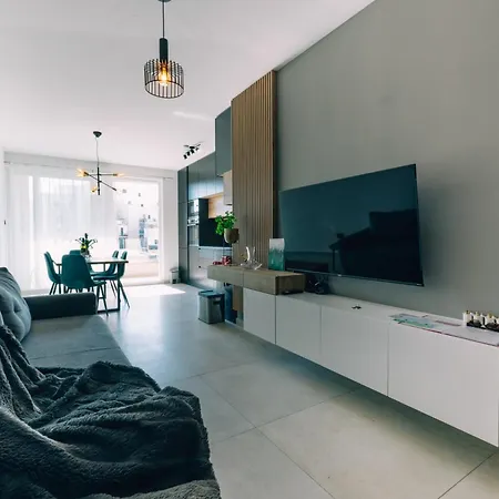 Designer Eden Apartment *