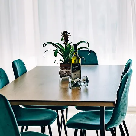 Designer Eden Apartment *