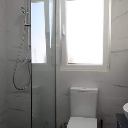 Designer Eden Apartment *