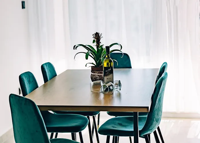 Designer Eden Apartment *