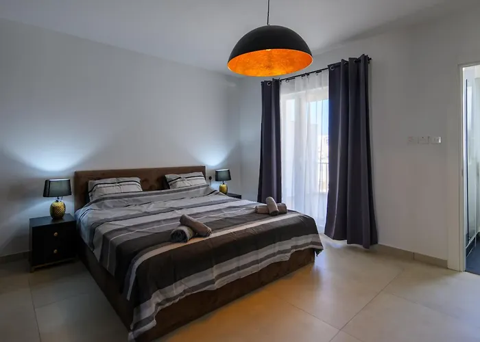 Designer Eden Apartment