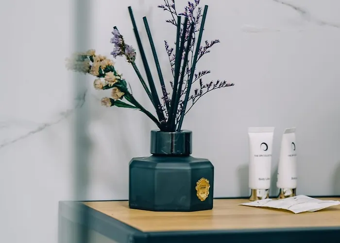 Designer Eden Apartment