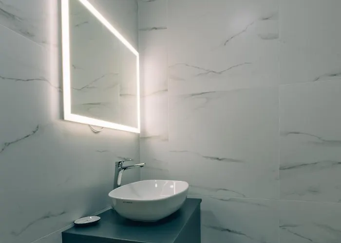 Designer Eden Apartment *